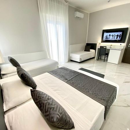Hotel Blu 切萨雷奥港 外观 照片